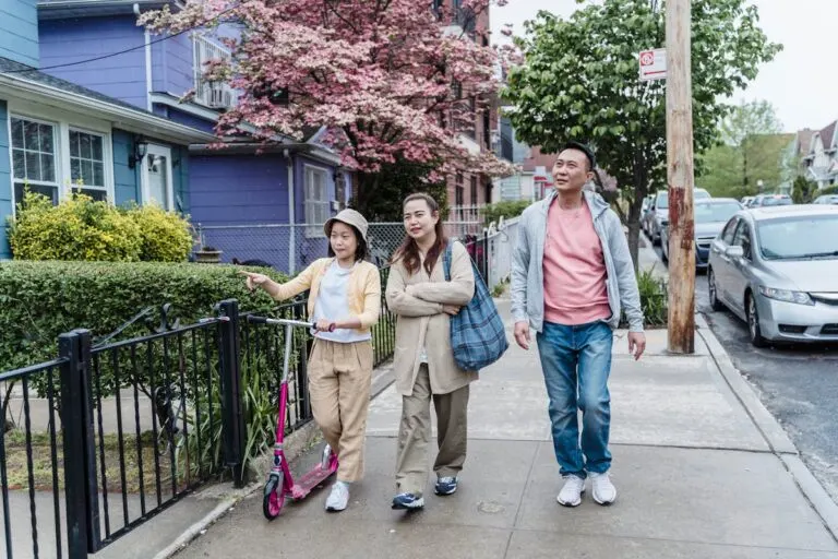Imagen de C&oacute;mo Elegir Vecindarios Seguros para Familias Hispanas en Estados Unidos